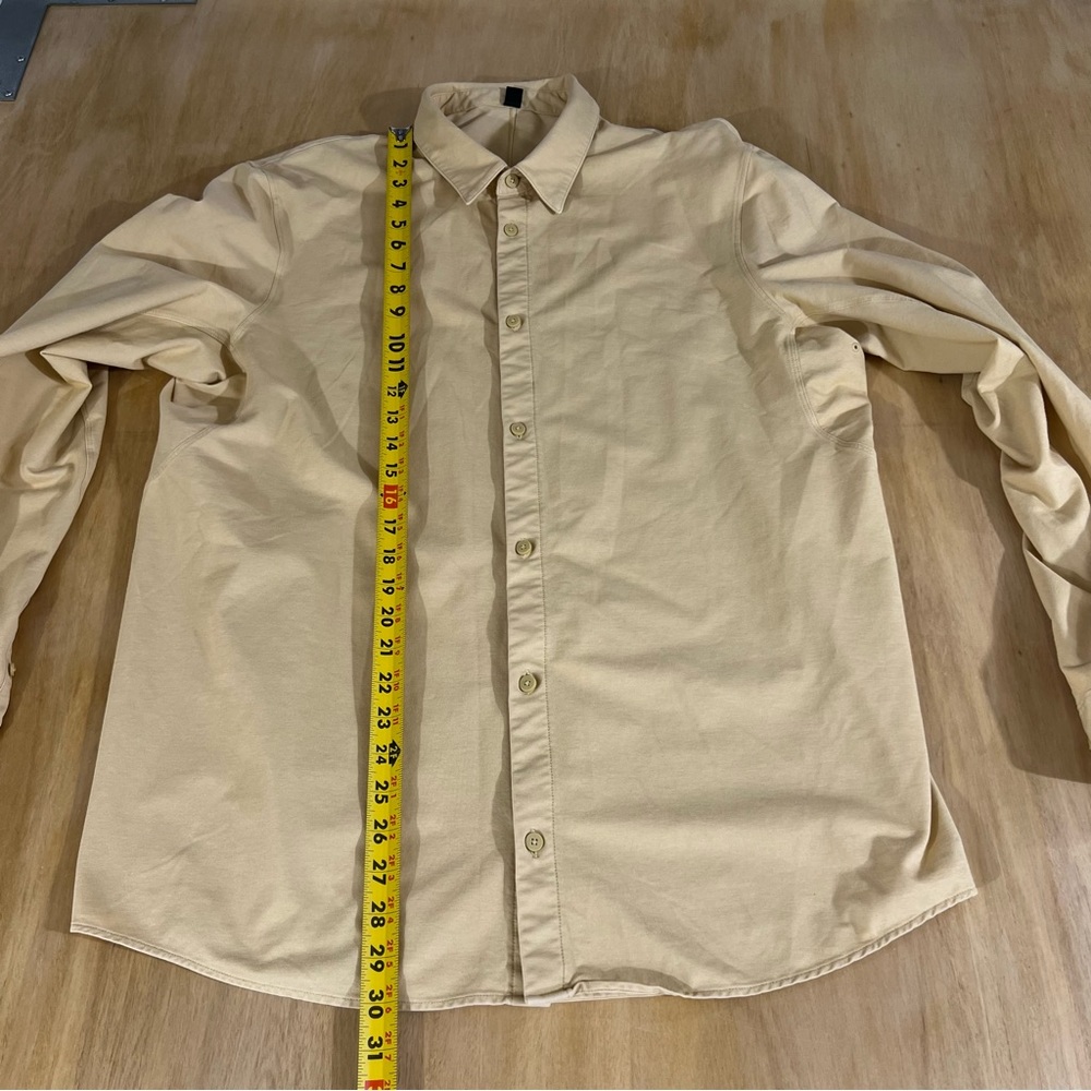lululemon athletica Men's Yellow Button-Down Shirt - Picture 5 of 11